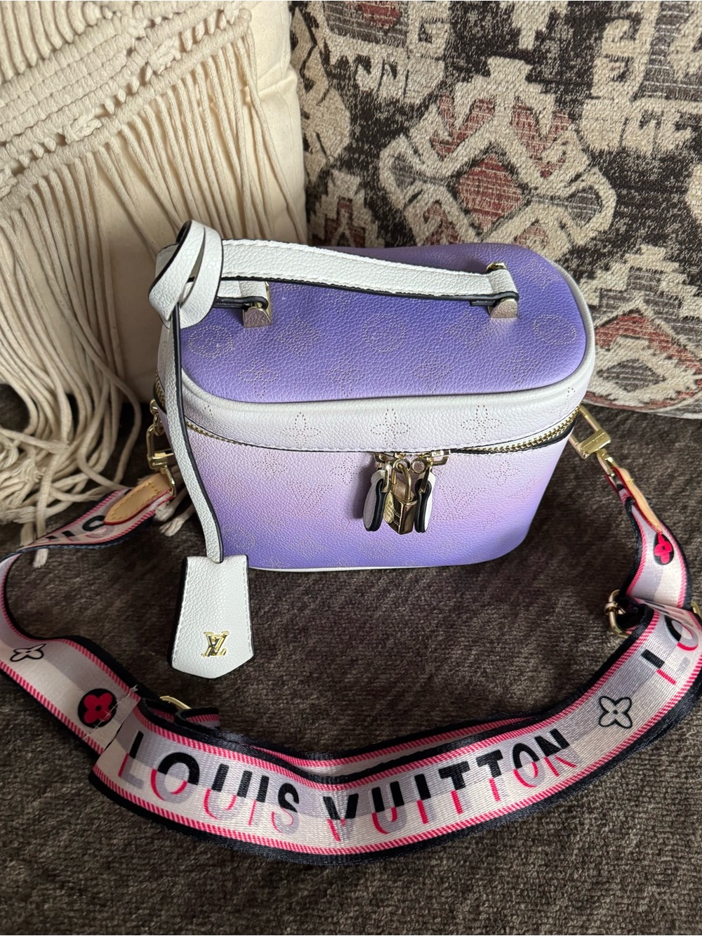 BRAND NEW FASHION LAVENDER MINI VANITY BAG💜